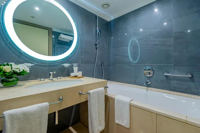 غرفة سوبيريور بإطلالة على المرفأ، Port Palace Hotel 8/10