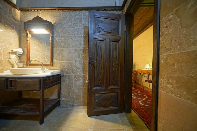 غرفة كومفورت ثلاثية بسرير كينج وسرير فردي مع أريكة، Selcuklu Evi Cave Hotel - Special Class 7/8