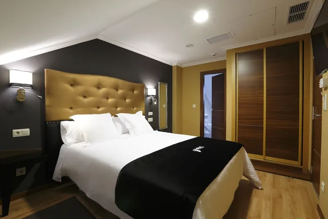 غرفة بسريرين منفصلين، Capitol Boutique Hotel 4/9