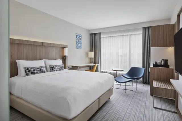 غرفة قياسية بسرير كينج بإطلالة على الفناء، Courtyard by Marriott Szczecin City 1/6