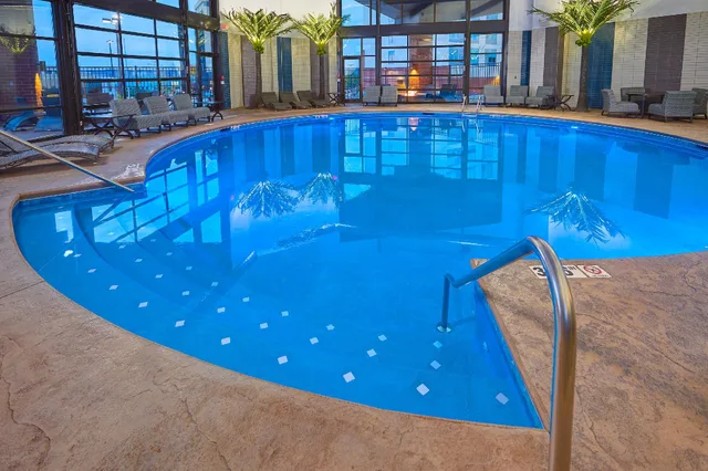 غرفة بريميوم بسرير كوين، Livinn Hotel Cincinnati North Sharonville 1/1