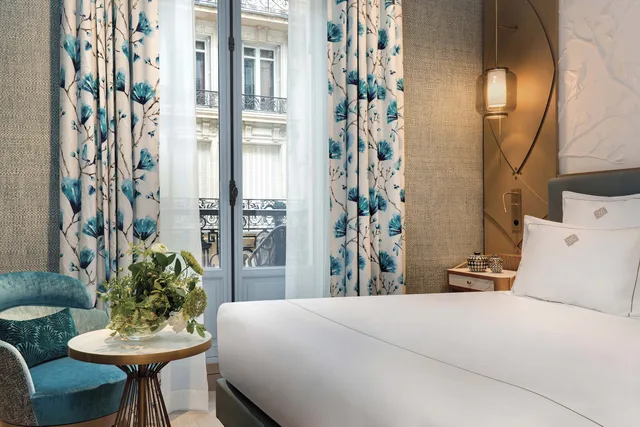 Privilege Street, Le Demeure Montaigne 4/5