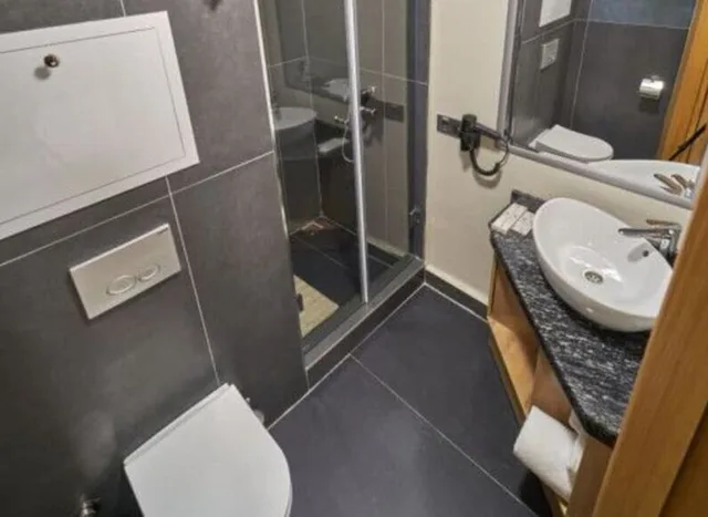 غرفة قياسية بسريرين منفصلين، Asli Makon Hotel 2/2