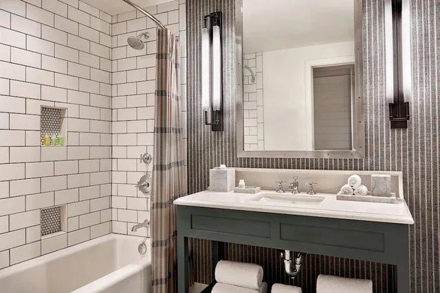 room, 2 queen beds, balcony, Lido House, Autograph Collection 3/5