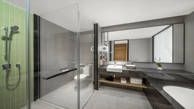 غرفة بريميوم بسرير كينج بإطلالة على المدينة، Holiday Inn Qinhuangdao Haigang 4/4