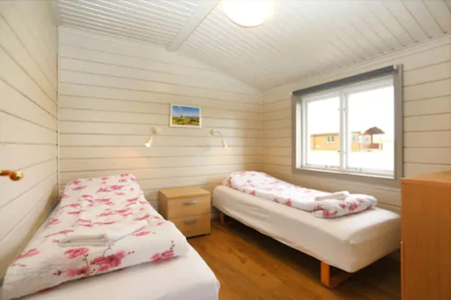 كوخ بستة أسرّة بغرفتي نوم، Hellisholar Cottages 3/10