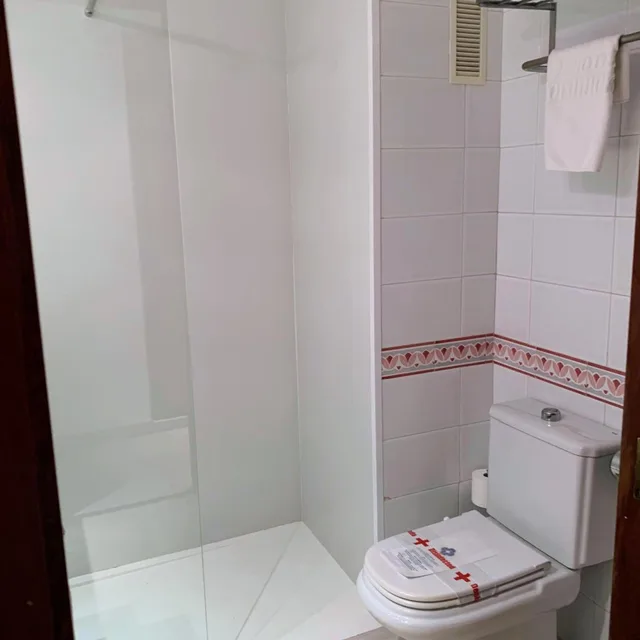 غرفة ثلاثية بإطلالة على البحر، Hotel Voramar Mallorca 3/8