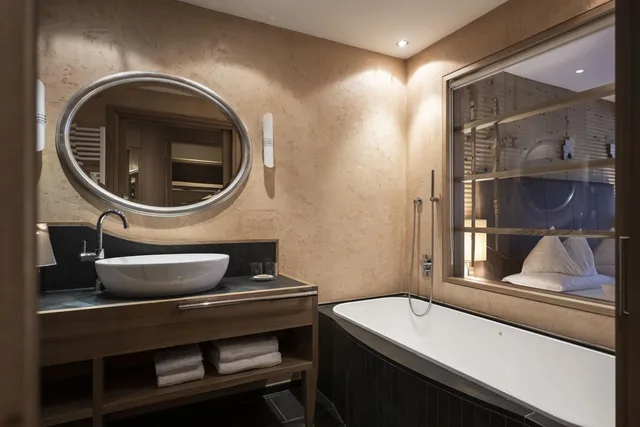 جناح جونيور، HOTEL ADLER BALANCE 9/9