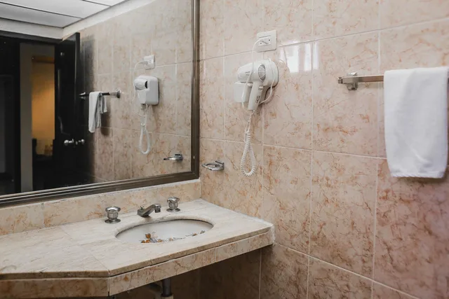 غرفة ديلوكس بسرير مزدوج بإطلالة على الحديقة، Hotel Plaza Mirador by Kavia 3/3