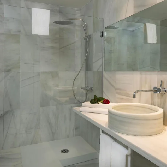 Room, Double Bed, Side Sea View, Balcony، Hotel Aromar 7/8