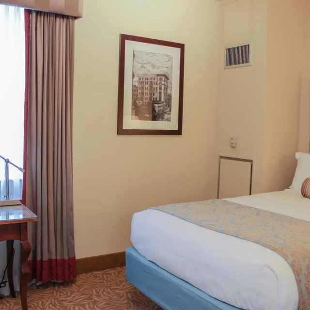 غرفة بسرير مزدوج، Hotel Providence Trademark Collection By Wyndham 1/3