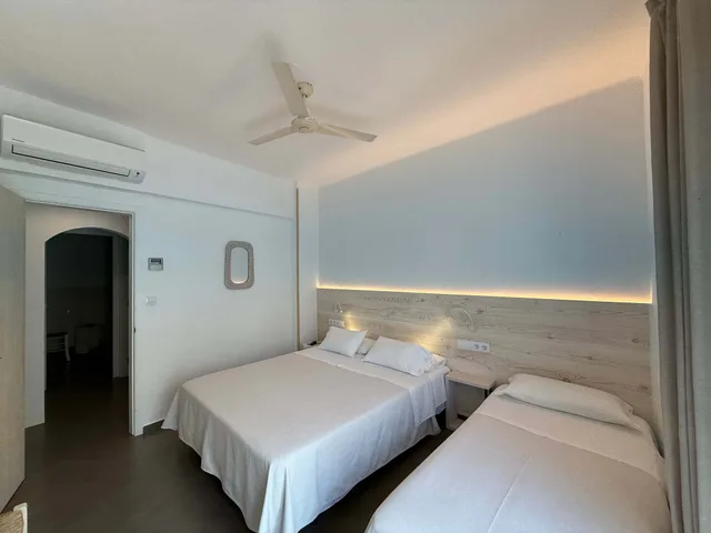 غرفة عائلية بغرفتي نوم، Hostal Rom 3/6