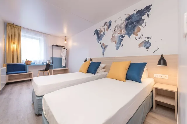 غرفة قياسية بسريرين منفصلين، Tulip Inn Antwerpen 1/2