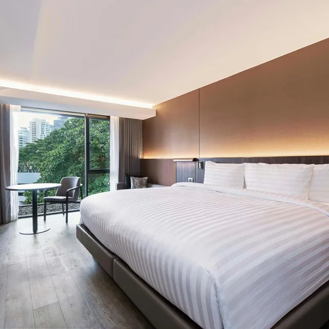 غرفة بسرير مزدوج بإطلالة على المسبح، Gardina Asoke Hotel & Residence 1/1