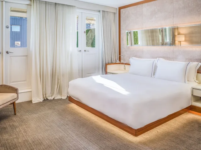 Premier, King Bed, Terrace, 33 Hotel, New York City, Seaport 1/8
