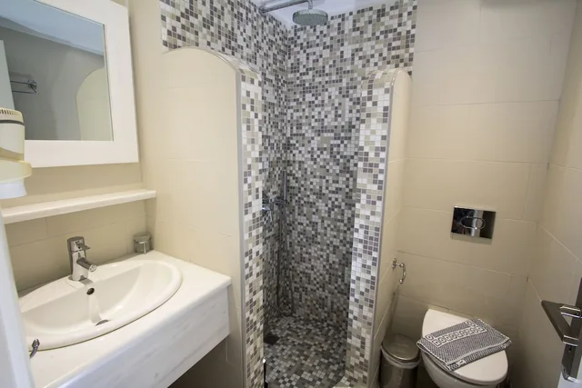 غرفة ثلاثية بسرير مزدوج وسرير فردي، ANDREAS HOTEL 2/3