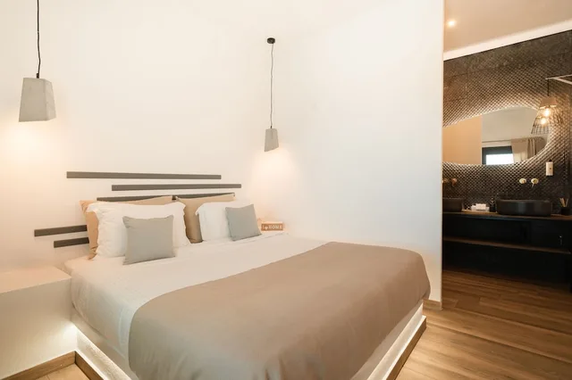 Infinity, Superior, Suite, Queen Bed, Hot Tub، Belle Etoile Villas 2/3