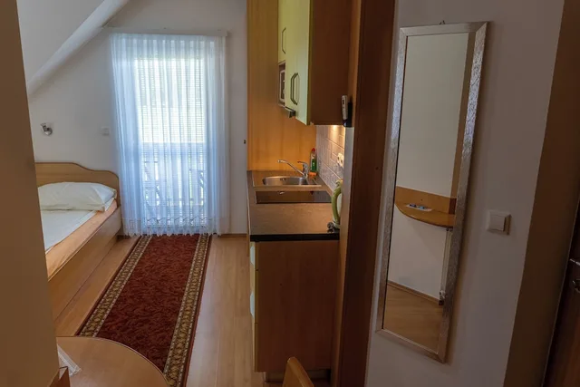 استوديو بسرير مزدوج وسرير فردي بإطلالة على الجبل بشرفة، Rooms and Apartments Jana 10/10