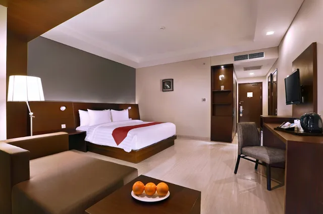غرفة ديلوكس بريميير، Aston Imperial Bekasi Hotel & Conference Center 1/3