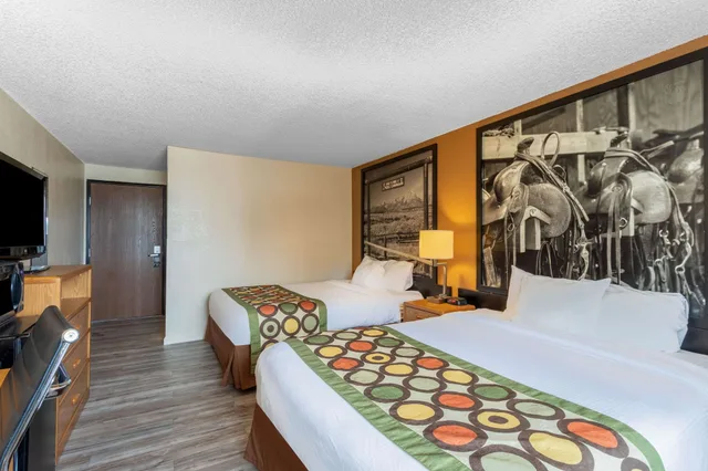 غرفة بسريرين مزدوجين، Super 8 By Wyndham Cheyenne Wy 4/8