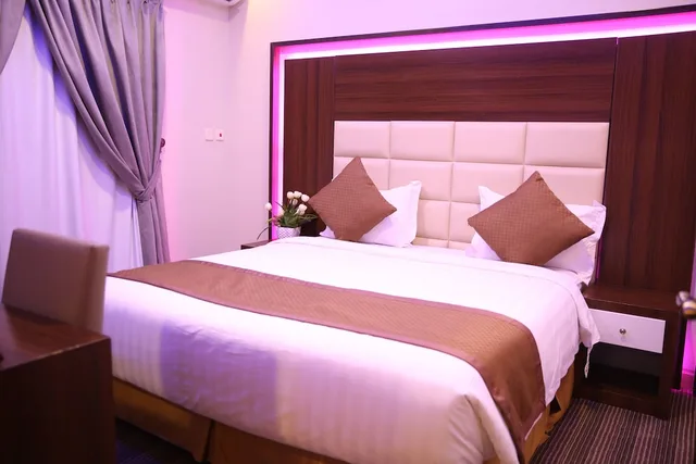 شقة بسرير مزدوج وسريرين منفصلين بغرفتي نوم بمطبخ صغير، سوات للشقق الفندقية(Swat Furnished Apartment) 4/10