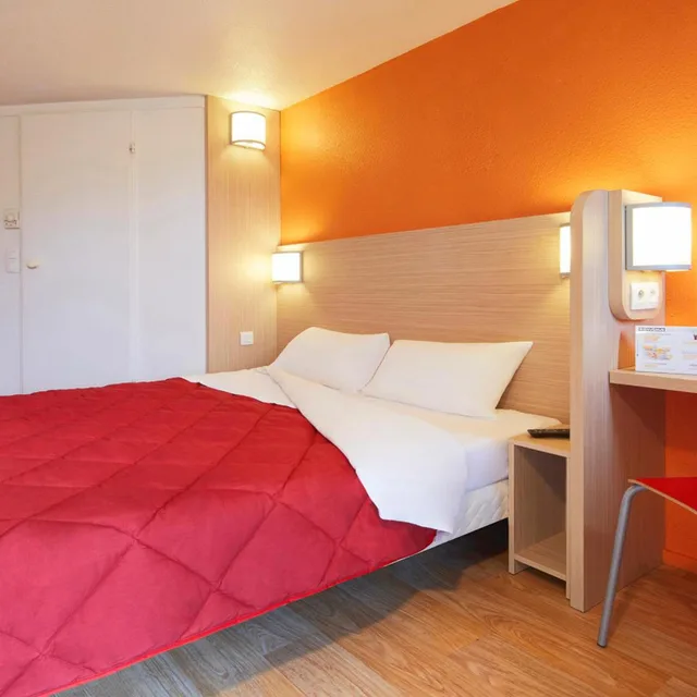 Room, Double Bed, Premiere Classe Montpellier Ouest St Jean de Vedas 1/7