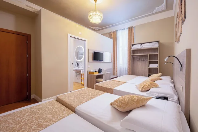 غرفة عائلية بسرير بطابقين وثلاثة أسرّة، LILIUM HOTEL 3/10