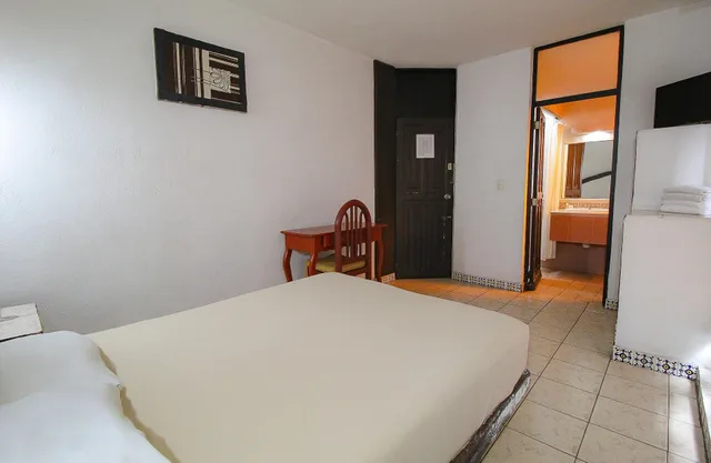 غرفة قياسية مفردة بسرير مزدوج، Plaza Morelia 1/7