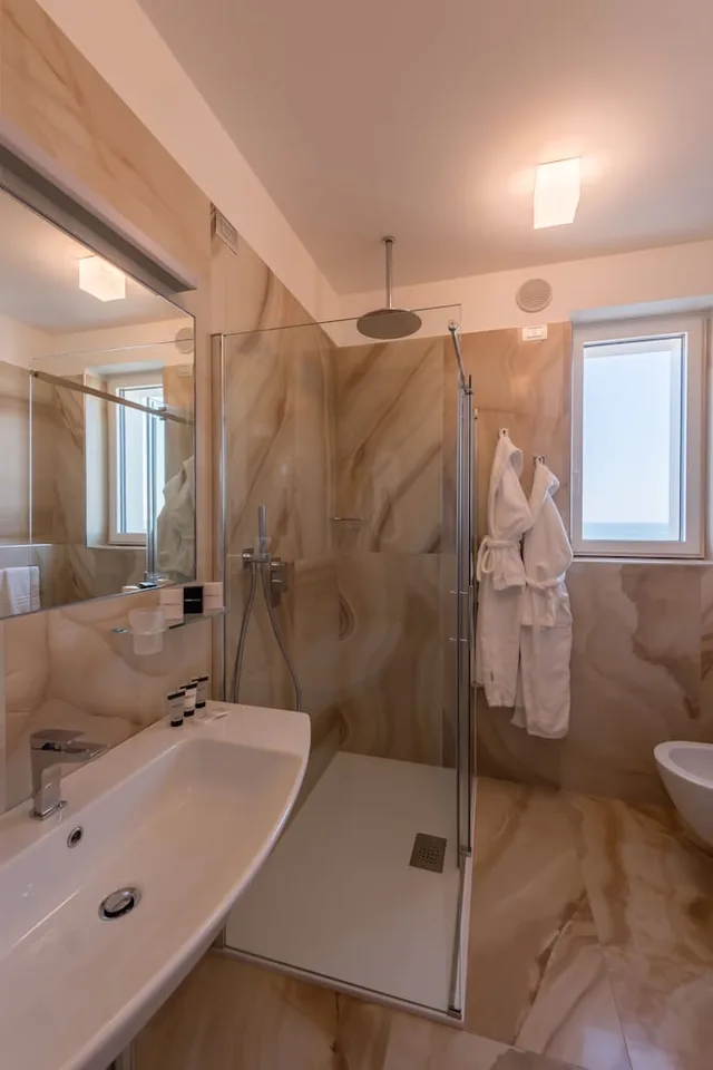 Grand, King Bed, Sea View, Hesperia Hotel & Residence 7/8