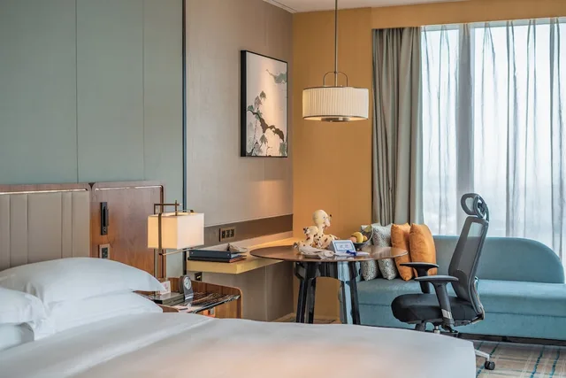 Deluxe, Twin Beds, with View, Hilton Fuzhou 3/7