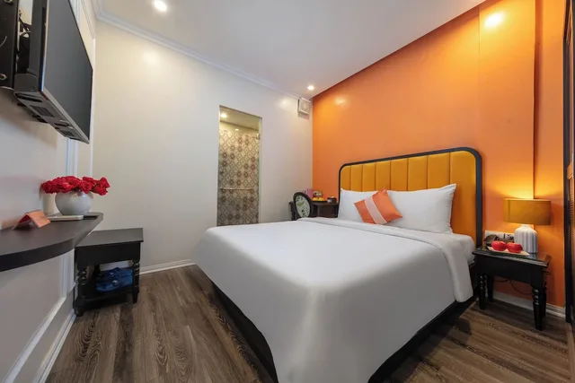 غرفة كلاسيكية بسرير كوين، Omina Hanoi Hotel 1/3