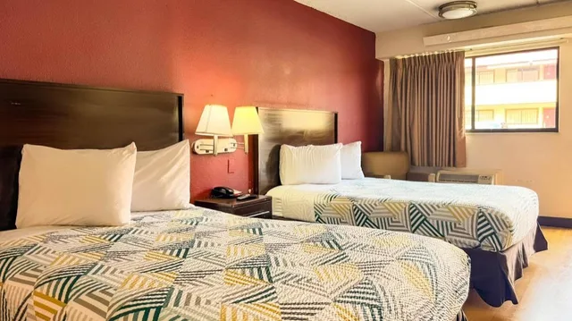 2 Full Beds - Mobil Access Tub Smk Micfridg، Motel 6 Atlanta Smyrna / Ballpark 4/5