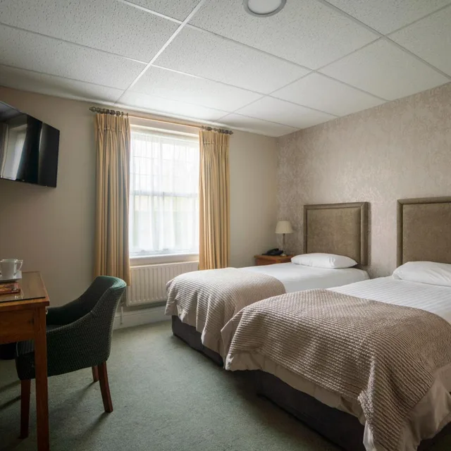 غرفة بسريرين منفصلين لذوي الإعاقة، Stallingborough Grange Hotel 1/5