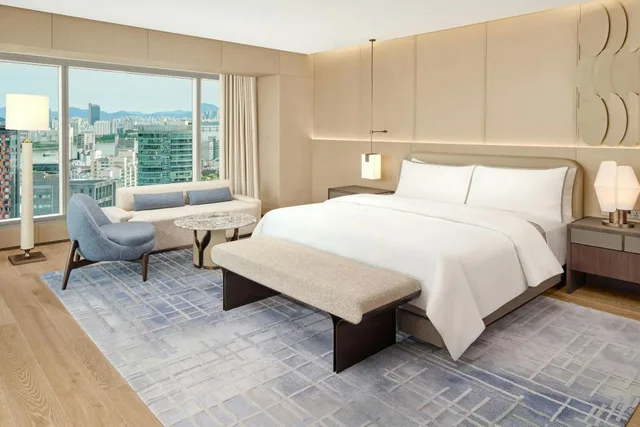 Ambassador, Suite, King Bed, Club Floor، The Westin Seoul Parnas 2/4