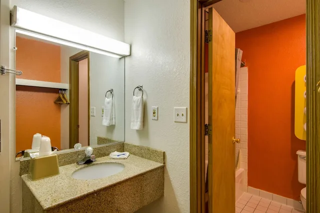 Standard, 2 Queen Beds, Motel6 Waukegan, IL 7/10