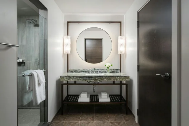 Fitness, Studio, Suite, King Bed, Large، Grand Bohemian Lodge Greenville, Autograph Collection 2/3