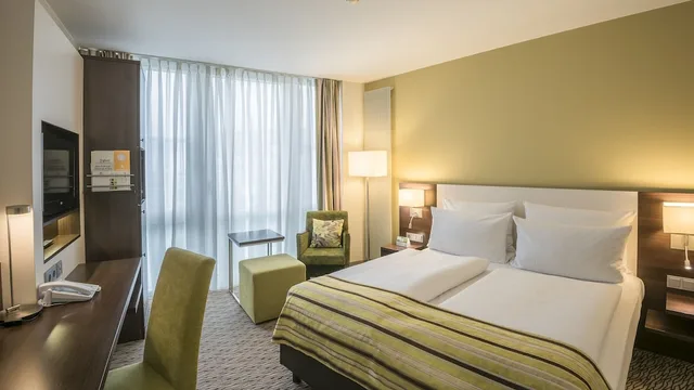 غرفة قياسية بسرير مزدوج، Holiday Inn Munchen Unterhaching 3/7