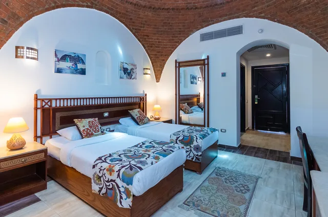 غرفة بسرير مزدوج بإطلالة على المسبح، Beach Safari Nubian Resort 6/10