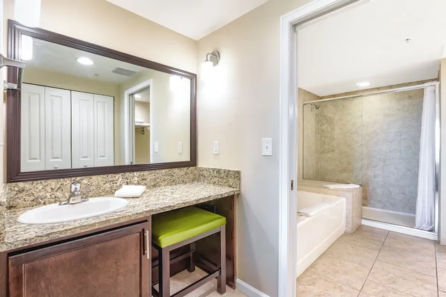 2 Bedrooms, Suite, King and Queen Bed, Fireworks View, 2 Sofa، Vacation Village At Parkway 8/10