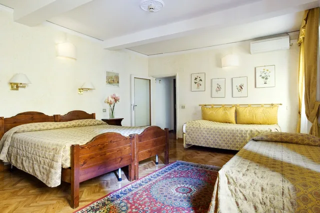 Room, Quadruple, Queen and Twin Beds, Hotel Alessandra 6/10