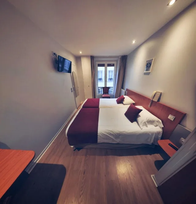 غرفة قياسية بسريرين منفصلين، Little Hotel 1/1