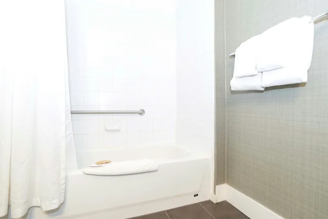 غرفة بسرير كوين لذوي الإعاقة، Sandman Hotel Saskatoon 10/10
