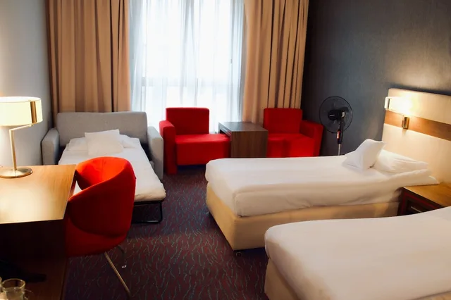 غرفة عائلية ثلاثية، Hotel Szafran 2/3