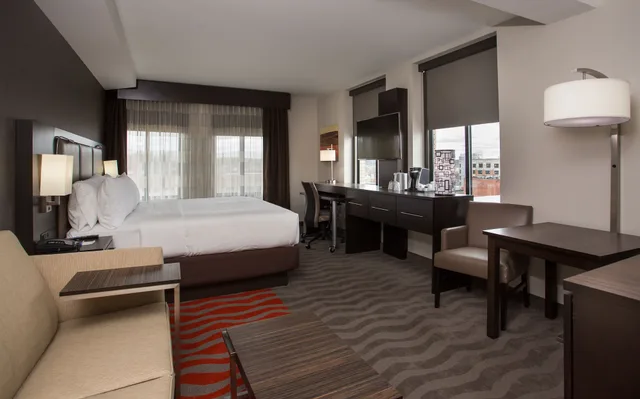 غرفة قياسية بسرير كينج، HOLIDAY INN EXPRESS SPRINGFIELD DOWNTOWN 7/8