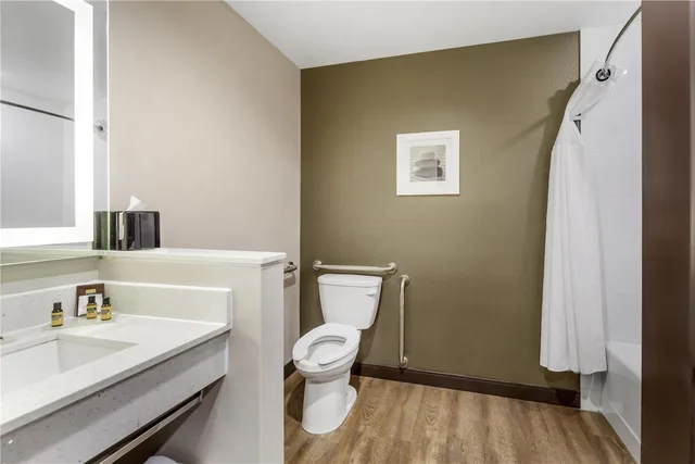 غرفة بسريرين كوين لذوي الإعاقة، Best Western Plus Hinton Inn and Suites 4/4