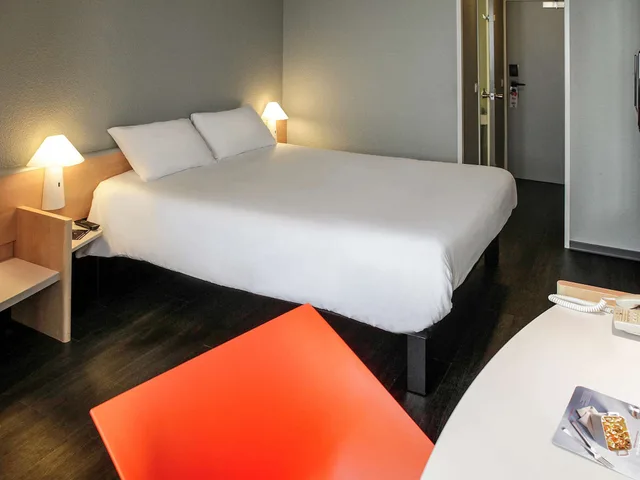 غرفة قياسية بسرير مزدوج بإطلالة على البحر، Ibis Granville Port De Plaisance 5/8
