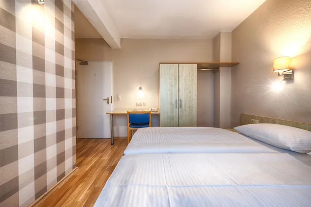غرفة كومفورت بسرير كوين، Enjoy Hotel Berlin City Messe 1/5