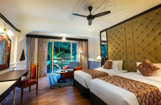Pine, King Bed، Century Pines Resort 1/1