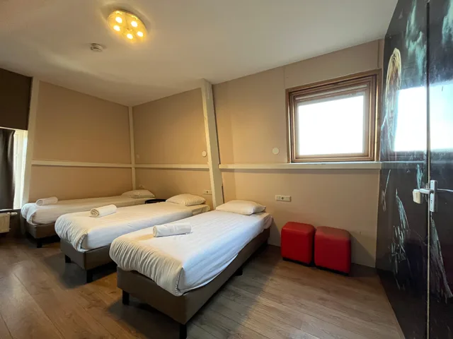 Private, Triple، Heart of Amsterdam 2/3