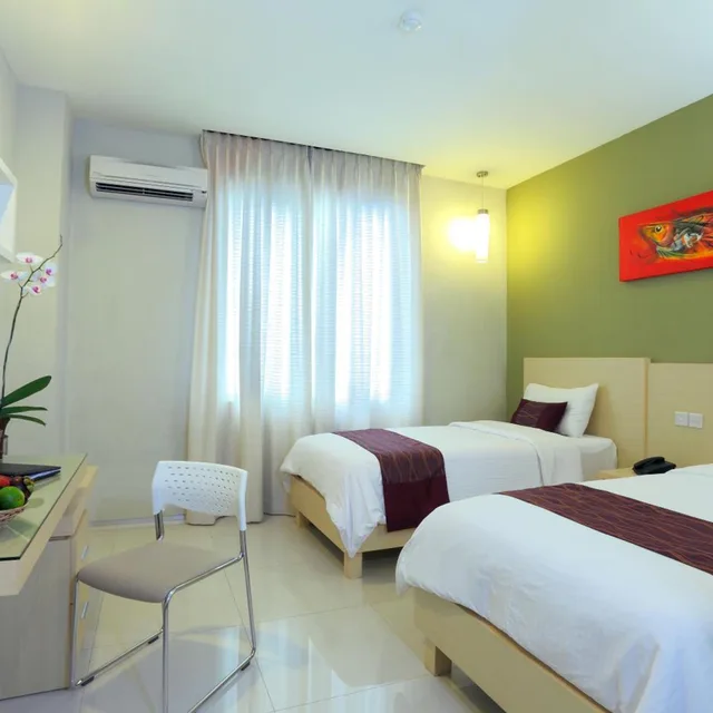 غرفة سوبيريور بسرير مزدوج أو سريرين منفصلين، Lombok Plaza Hotel Convention 4/8